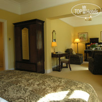 Ross Lake House Hotel