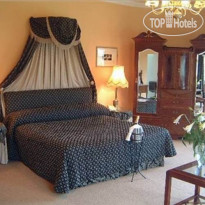 Castle Oaks House Hotel
