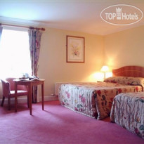 Castle Oaks House Hotel