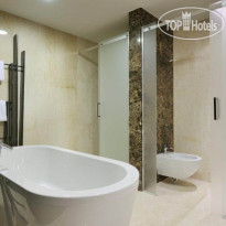 Radisson Blu Plaza Hotel