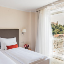 uHotel