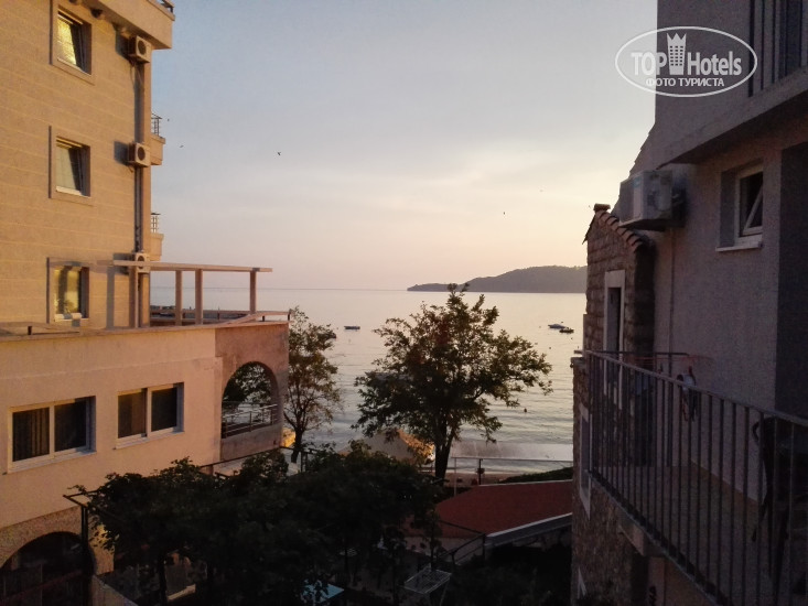 New photos from tourists Milos Apart 2*