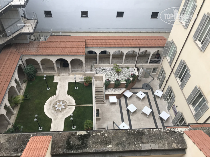 New photos from tourists Domus Australia Roma