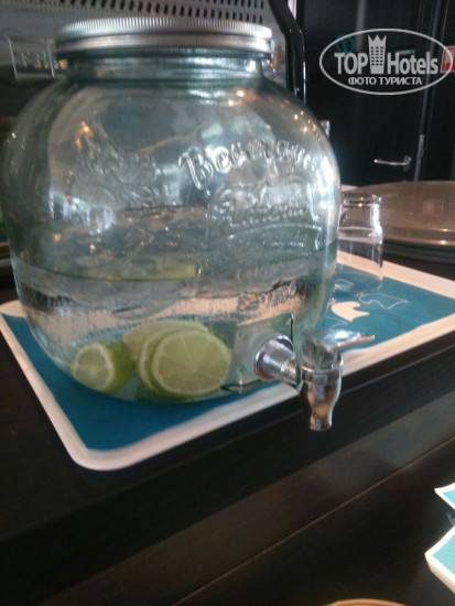 Hotelier's photos Motel One Amsterdam 3*