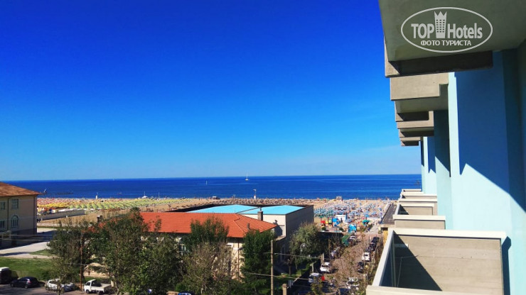 New photos from tourists Armstrong Hotel