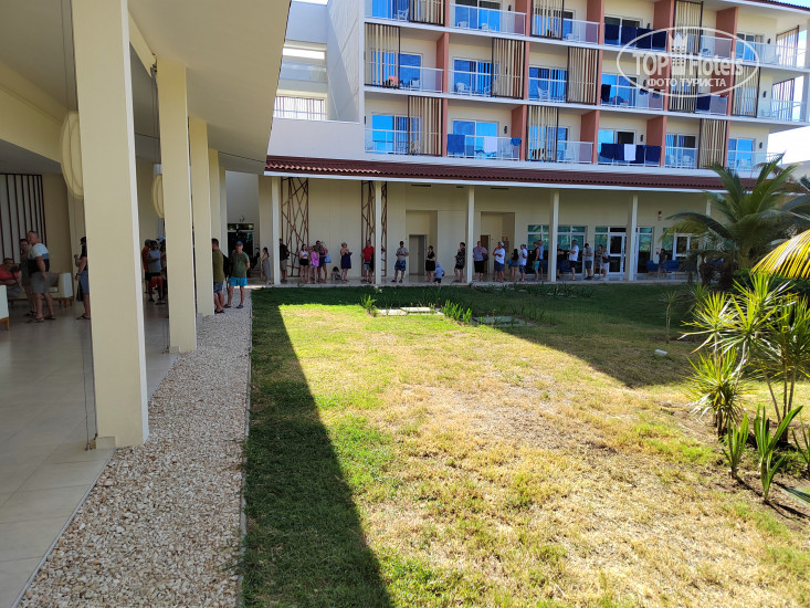 Hotel photo Grand Aston Cayo Paredon 5*