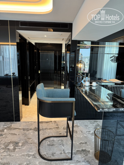 SEVEN VISIONS HOTEL, The DVIN